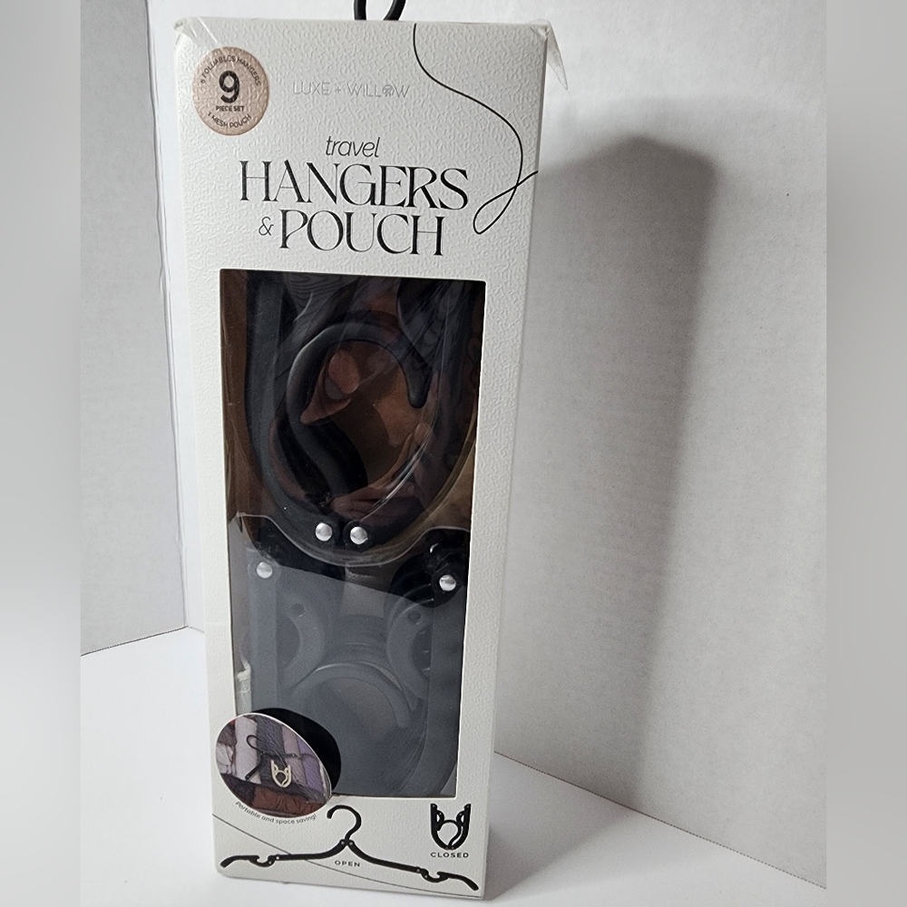 Travel Hangers & Pouch Set 9 Piece Set New.